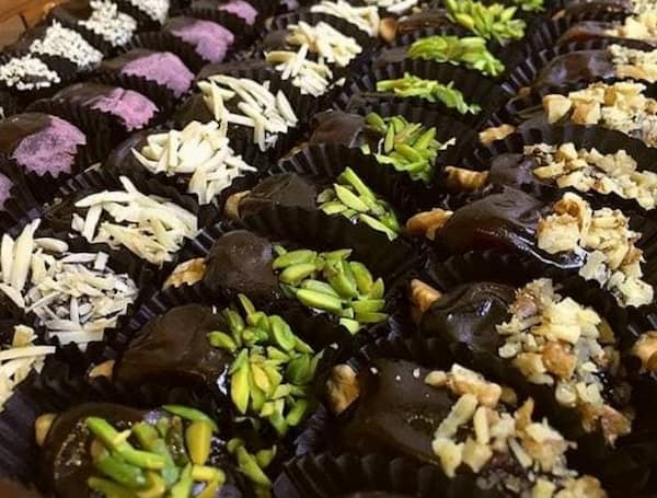 تصویر 5 از قیمت خرید خرما گردویی مجلسی + فروش ویژه